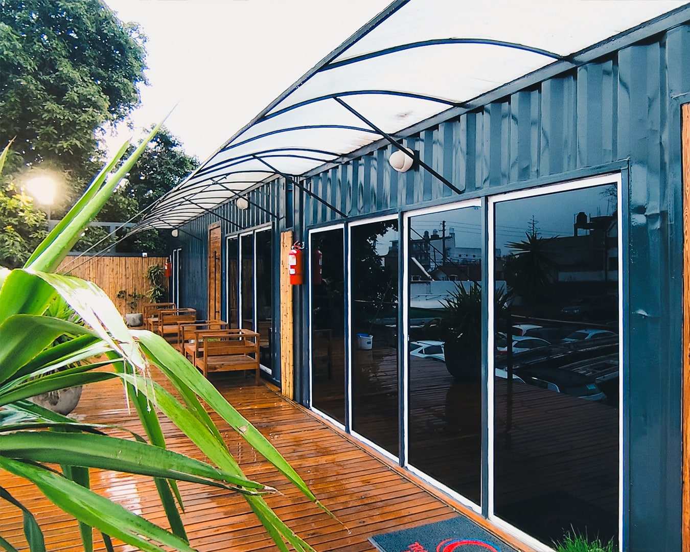 Casas y oficinas modulares con contenedores en Argentina - Contenedores ...